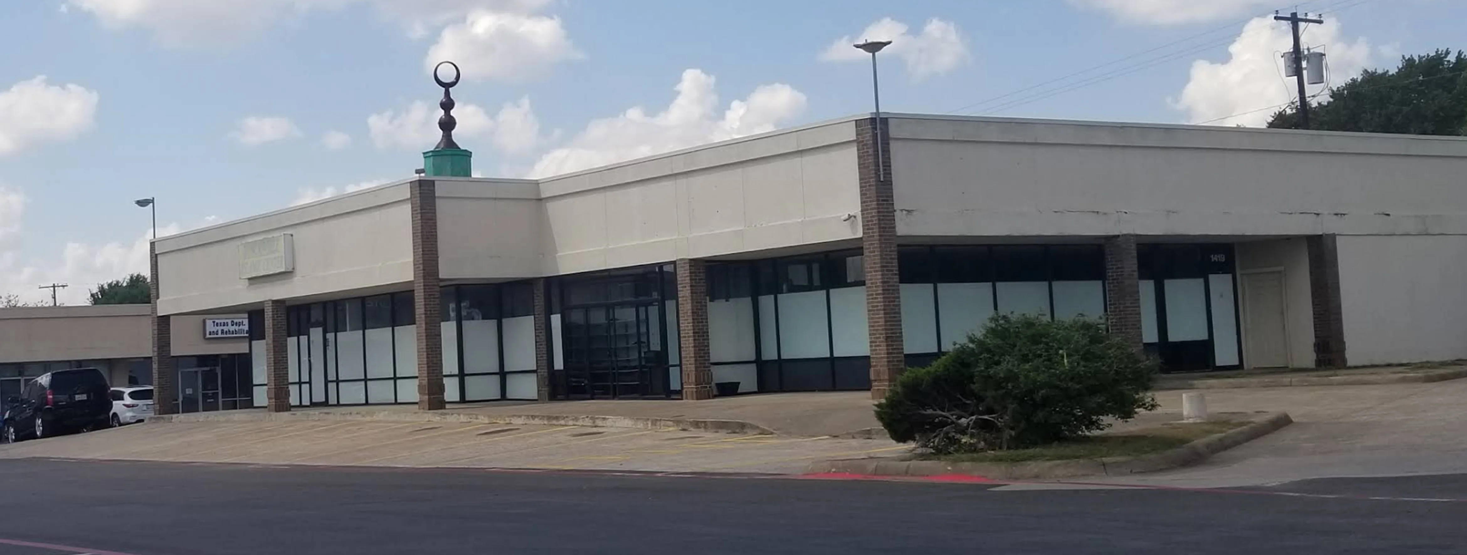 Exterior view of Duncanville Islamic Center Duncanville building